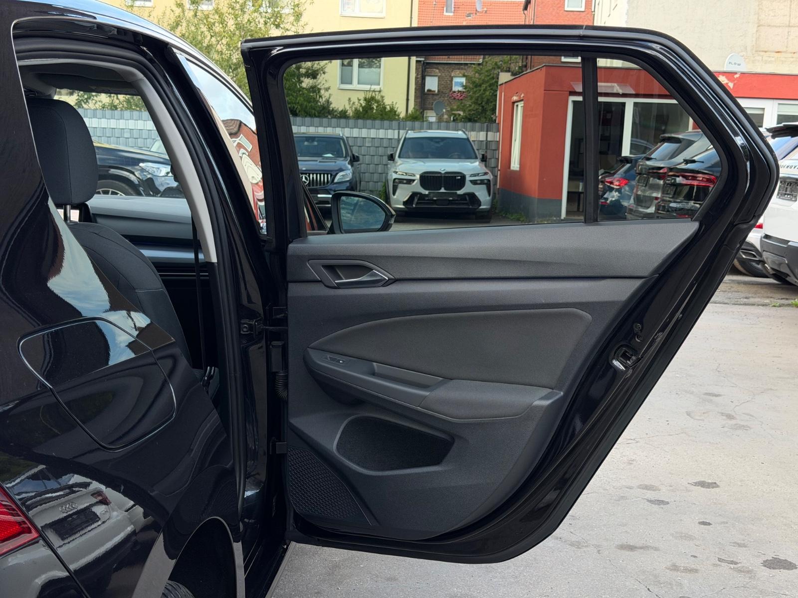 Volkswagen Golf VIII Lim. Active, миниатюра 27