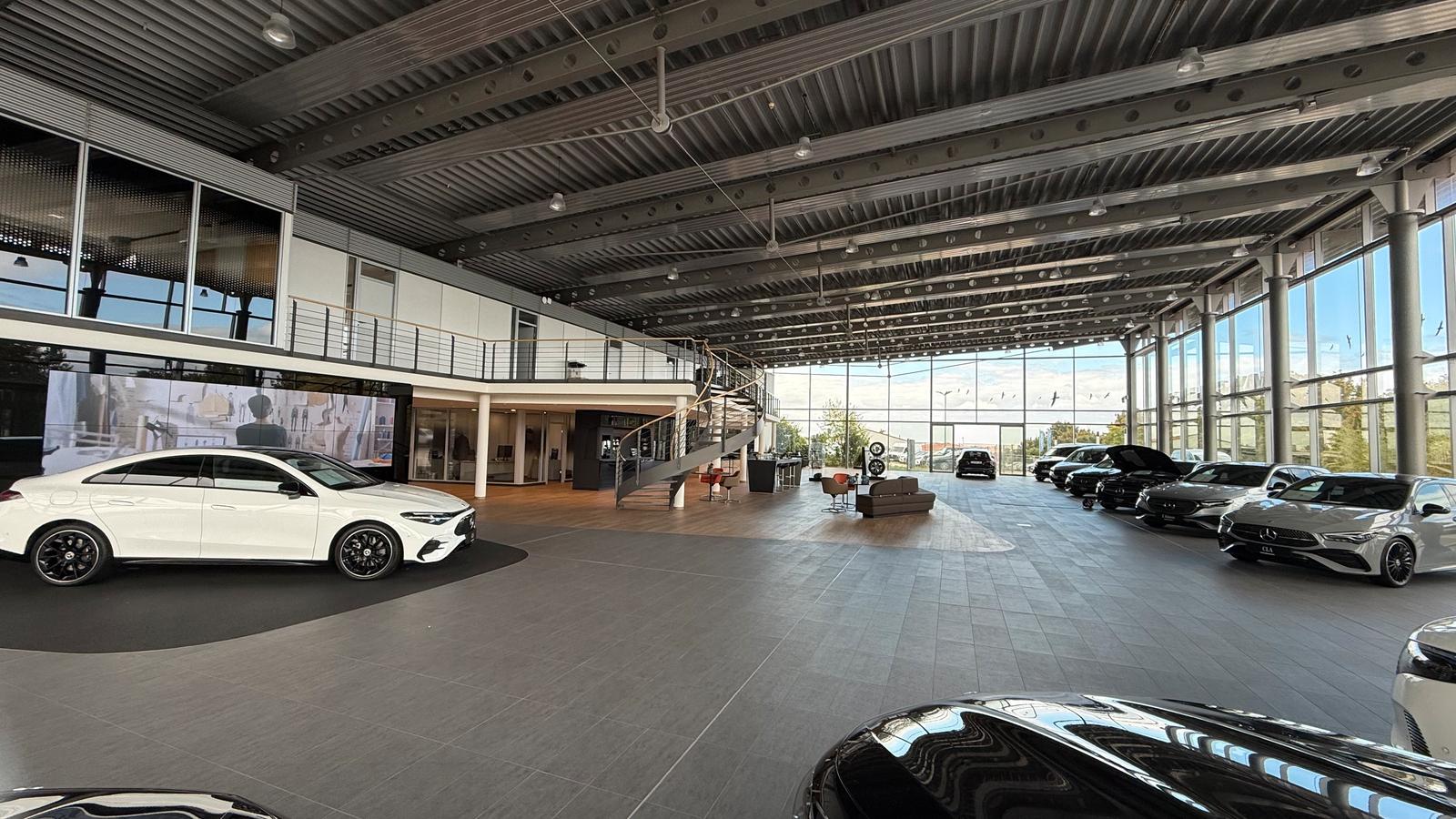 showroom-image-top