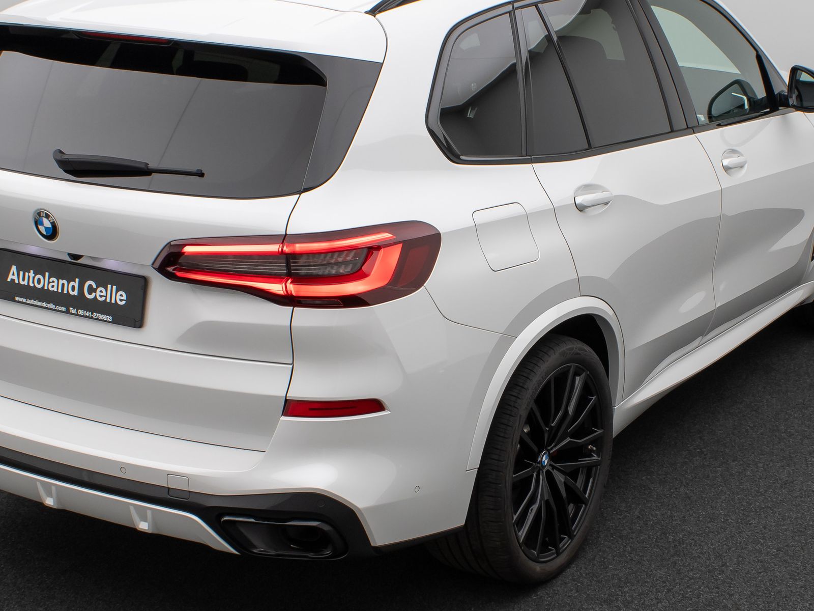 Fahrzeugabbildung BMW X5 xD30d M Sport Panorama Laser 360°HUD DAB B&W