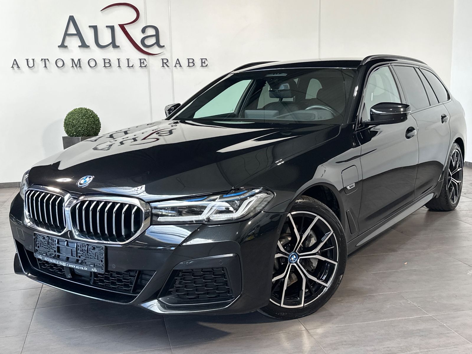 BMW 530 e xDrive Touring M-Sport NAV+LED+HUD+DAP imagem 2