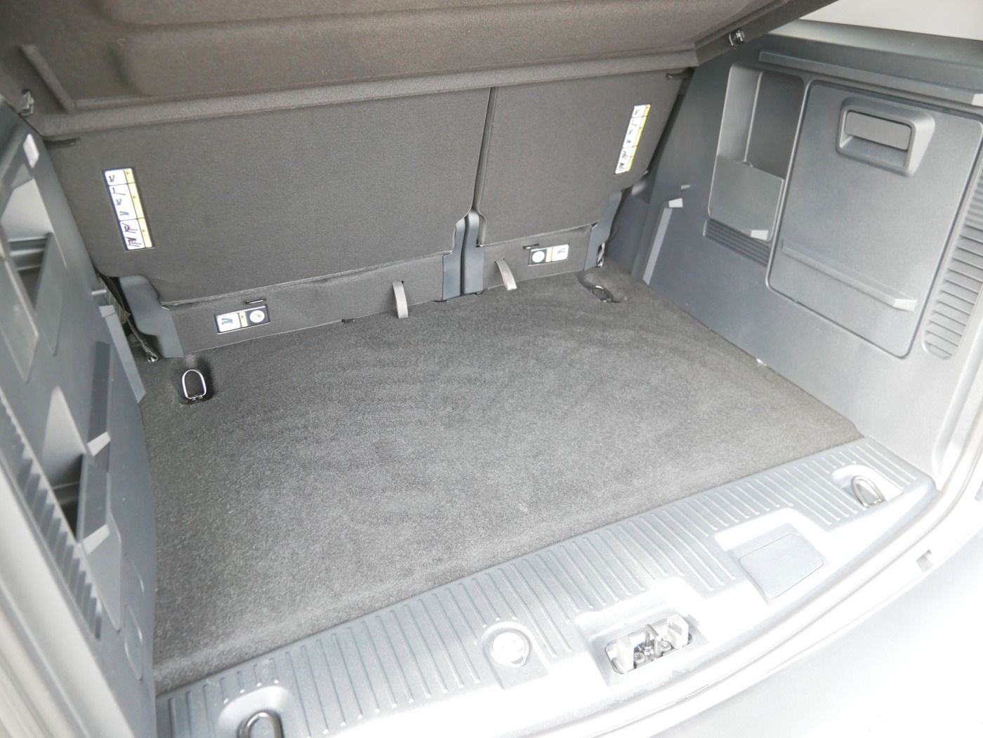 Fahrzeugabbildung Ford Tourneo Courier 1.0 Titanium Kamera ACC NAVI ALU