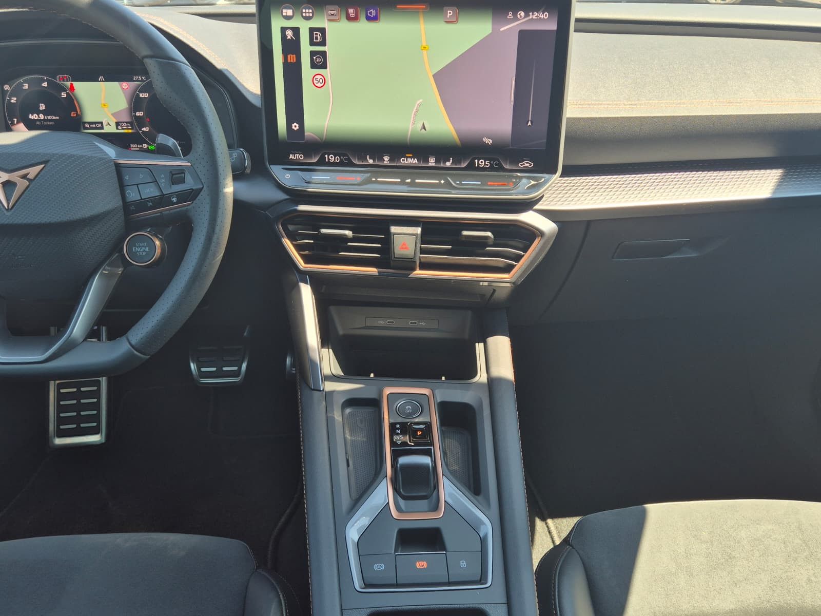 Fahrzeugabbildung CUPRA Leon 2.0 TDI DSG AHK*DYNAMICA*EDGE*LED*5JGARANT.