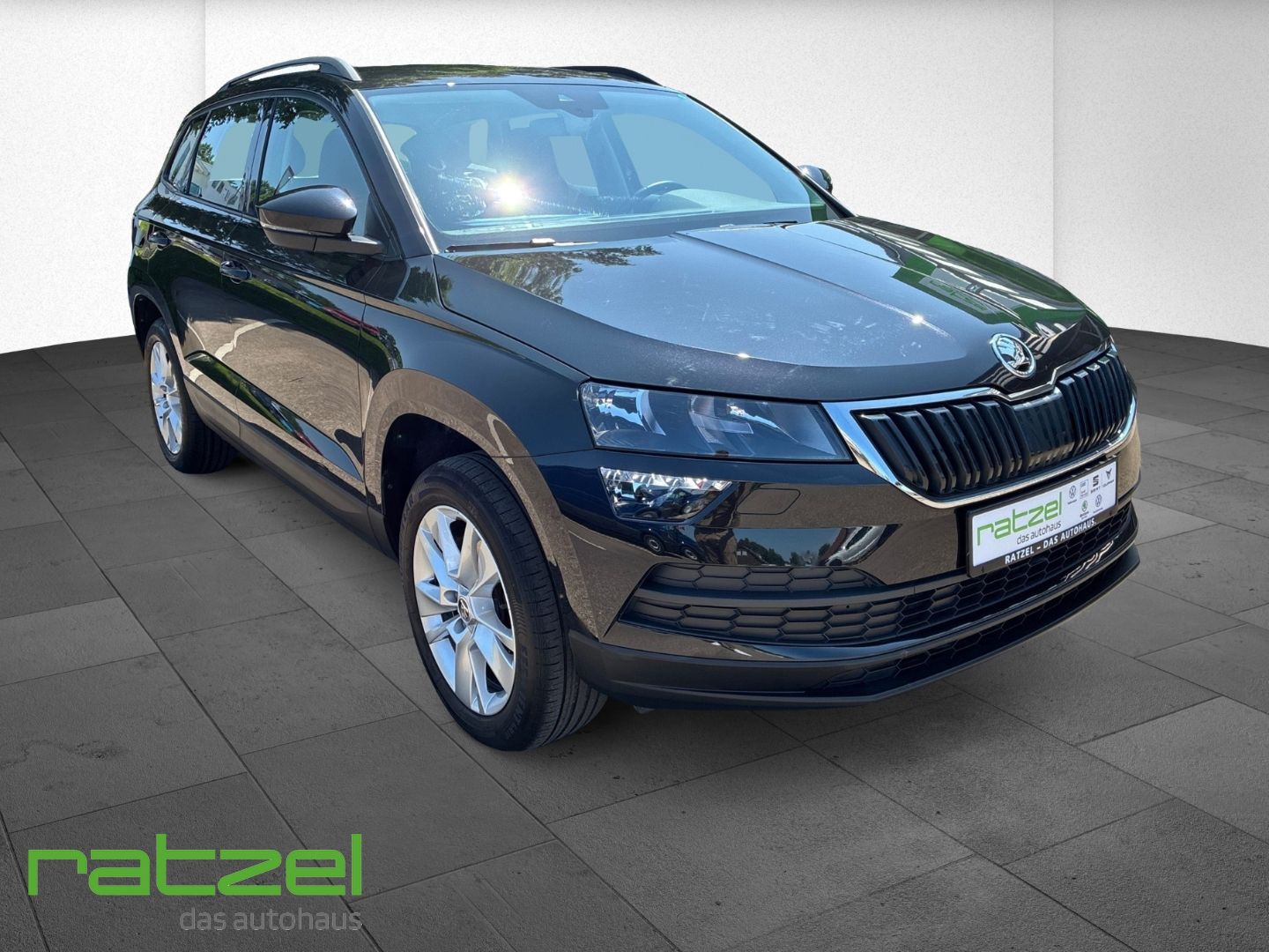 Fahrzeugabbildung SKODA Karoq Ambition TSI LED DAB SHZ Spurwechselassist