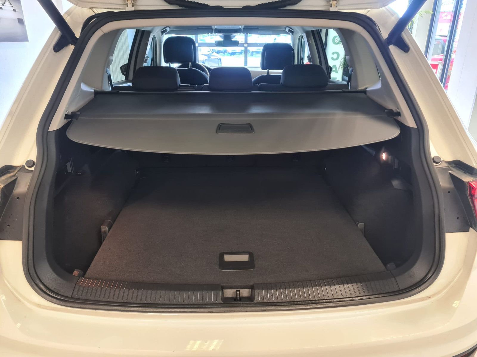 Fahrzeugabbildung Volkswagen Tiguan Allspace Comfortline 4Motion / LED /NAVI/