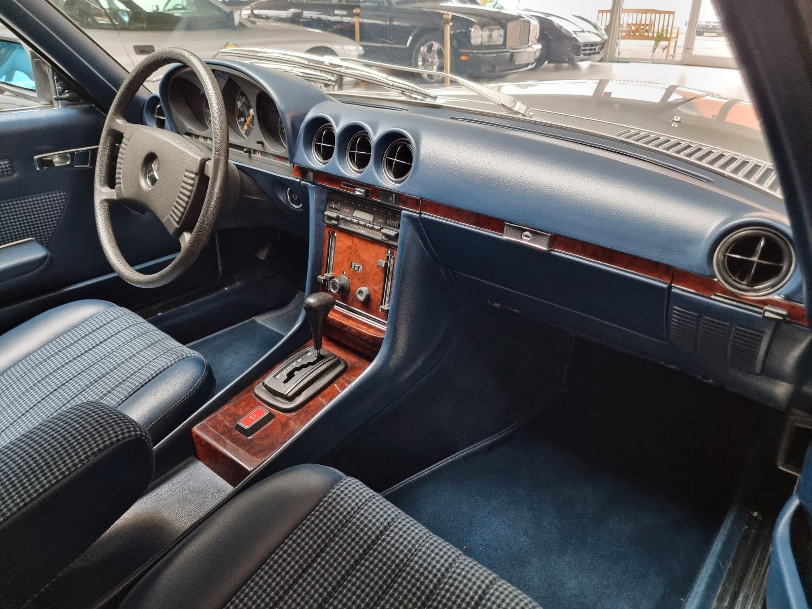 Fahrzeugabbildung Mercedes-Benz 450 SLC/1. Hand/Deutsch/Original 13.900 km!