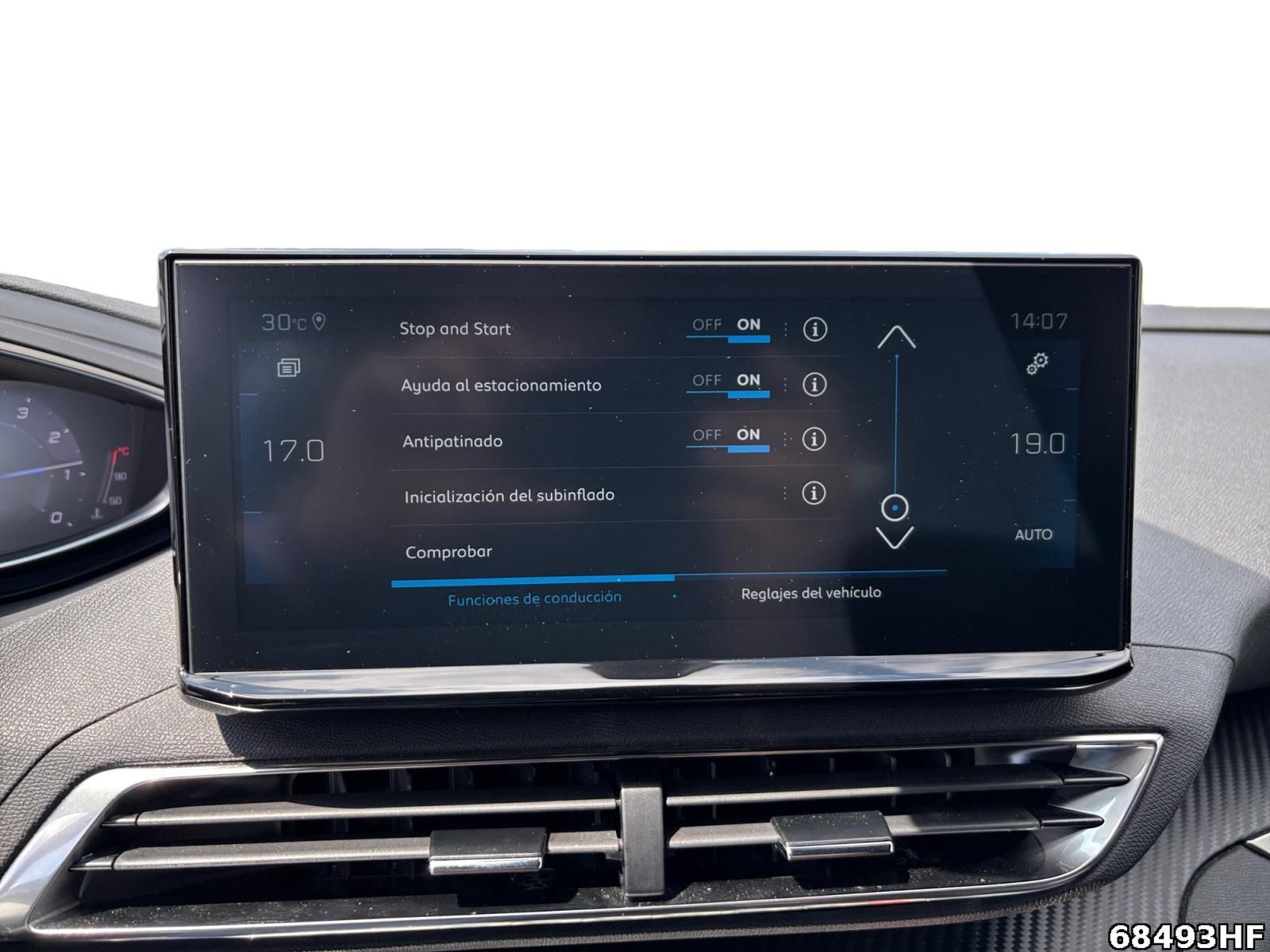 Fahrzeugabbildung Peugeot 3008 Allure Pack 1.2 PureTech 96kW*NAVI*KAMERA*