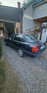 Mercedes-Benz Mercedes Benz, 220 Diesel - gebrauchte Mercedes-Benz 220 aus dem Jahr 1996