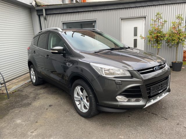 Ford Kuga 4x4 PDC Klimaautomatik Alu 17" DAB Tempomat