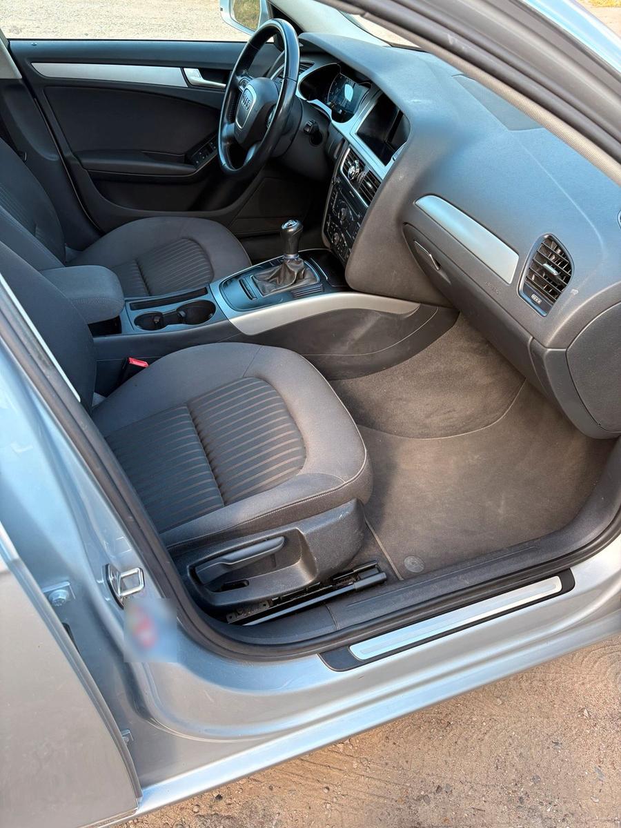 Audi A4 2009 — photo 10