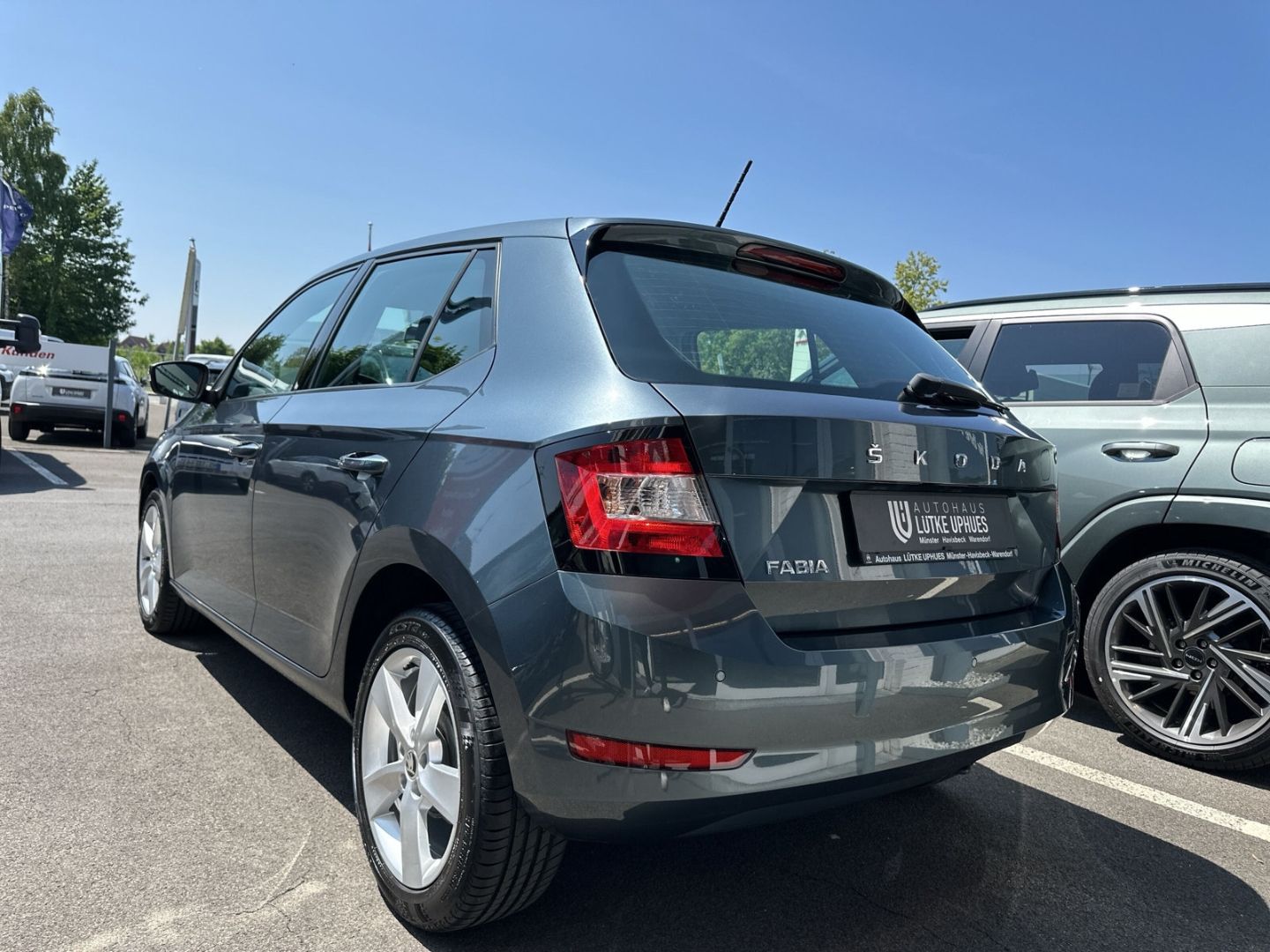 Fahrzeugabbildung SKODA Fabia Cool Plus 1.0 DAB Tel.-Vorb. PDC Alu Klima