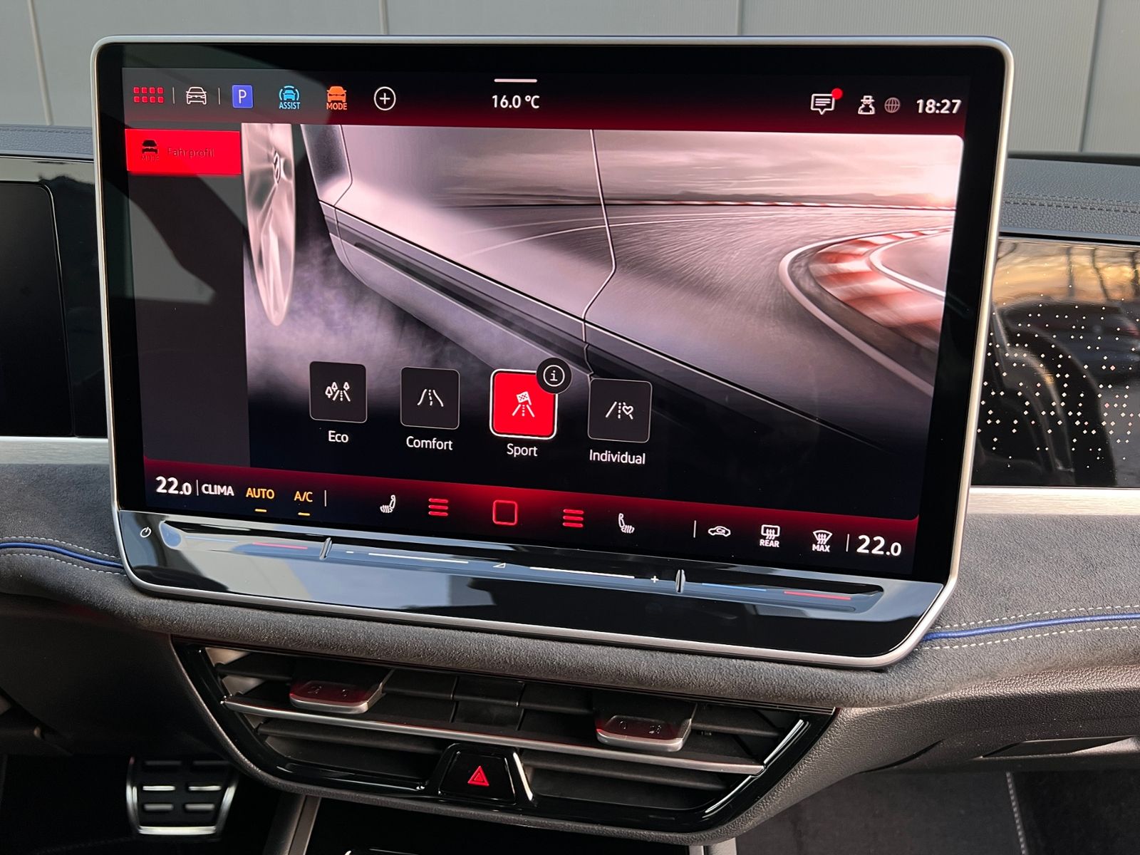 Fahrzeugabbildung Volkswagen Passat Variant R-Line 2.0 TDI DSG 4MOTION *AHK,