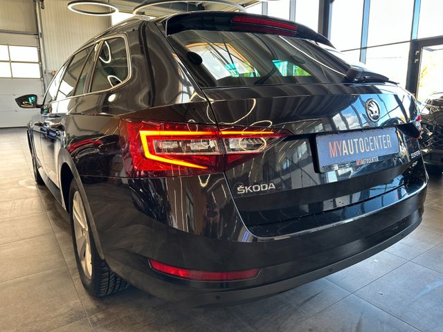 Skoda Superb Combi Style 4x4 *SZHZ*PDC*AHK*NAVI*KLIMA*