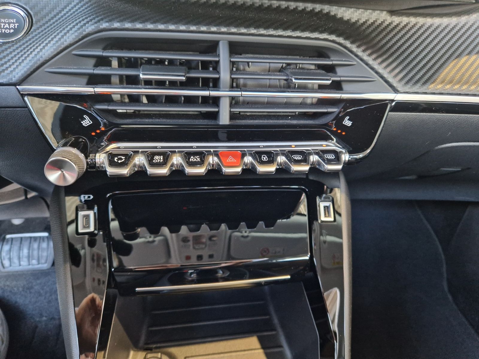 Fahrzeugabbildung Peugeot 2008 Allure PANO KLIMA LED NAVI ALU