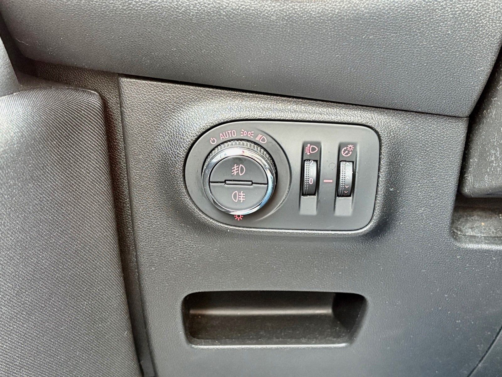 Fahrzeugabbildung Opel Corsa E Color Edition ecoFlex Turbo 110KW SPORT