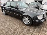 Mercedes-Benz E 500*D-Auto*S-Heft*Top Zustand* - Mercedes-Benz E 500 mit Benzin-Antrieb: Automatik