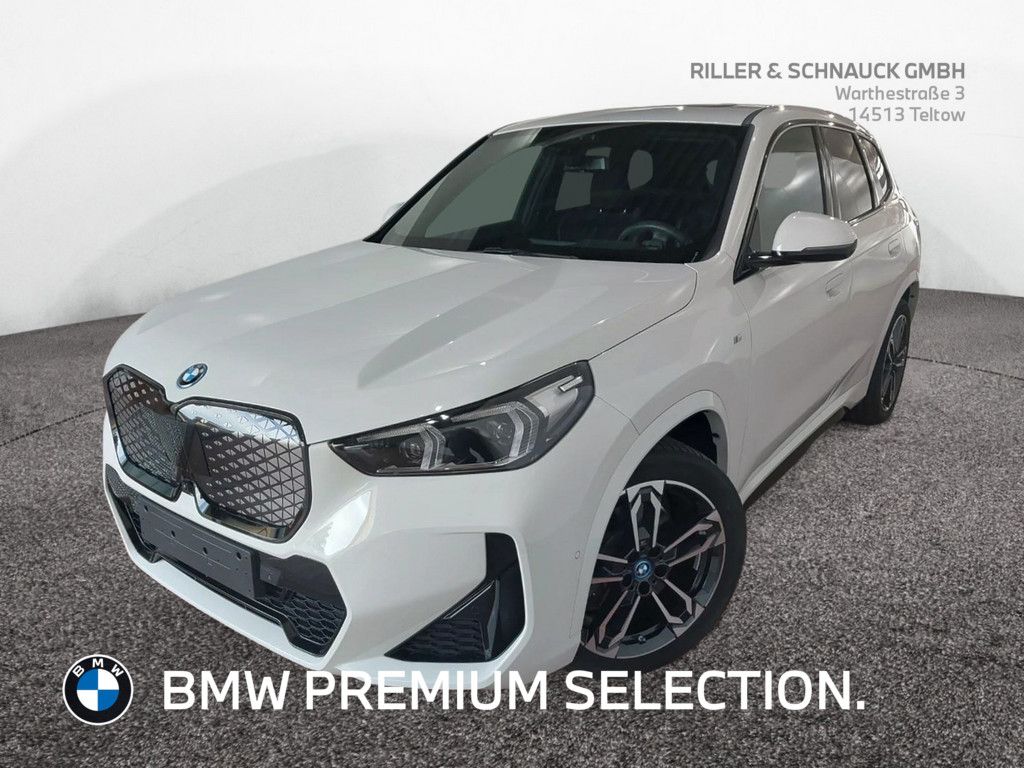 BMW iX1 xDrive30 M-Sport 19 ZOLL PANO AHK HUD foto 1