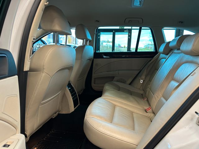 Skoda Superb Combi Elegance *1. Hand*Xenon*Klima*Navi*