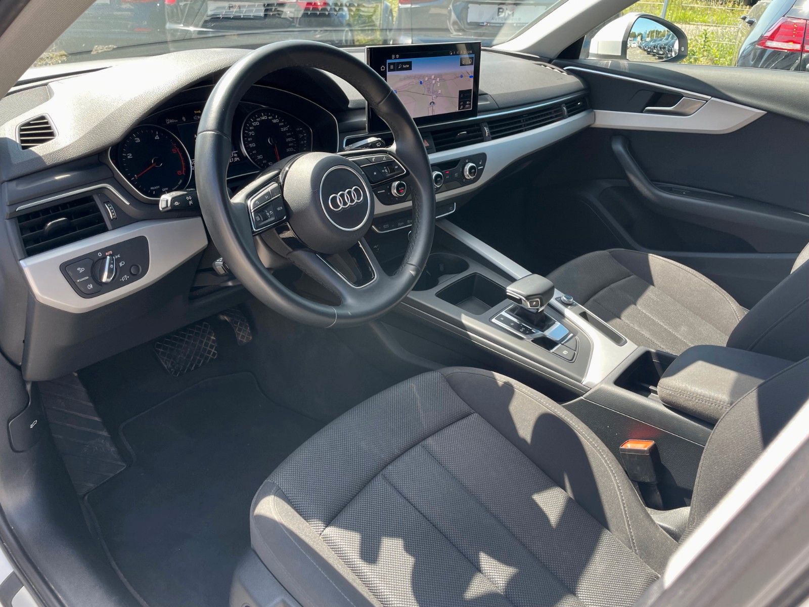 Fahrzeugabbildung Audi A4 Avant 35 TDI Aut. Navi LED AHK Kamera 1.HAND