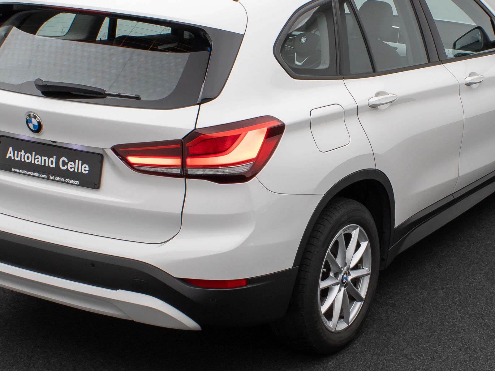 Fahrzeugabbildung BMW X1 sD18i Kamera DAB Alarm LED Navi Sport Geschwi