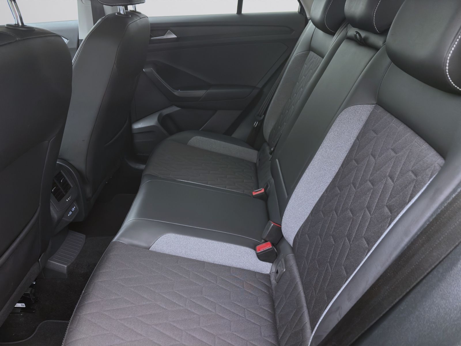 Volkswagen T-Roc - Bild 15