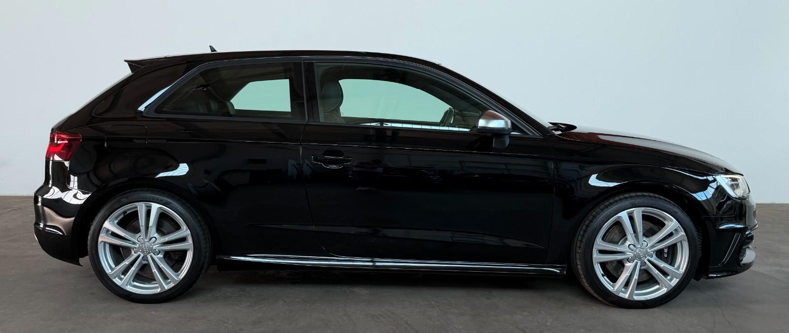 Audi S3 8V 2.0 TFSI QUATTRO 1.HAND SCHECKHEFT 8FACH