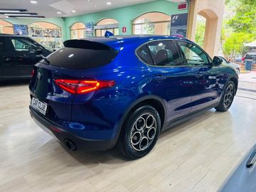 Alfa-Romeo Stelvio - 4