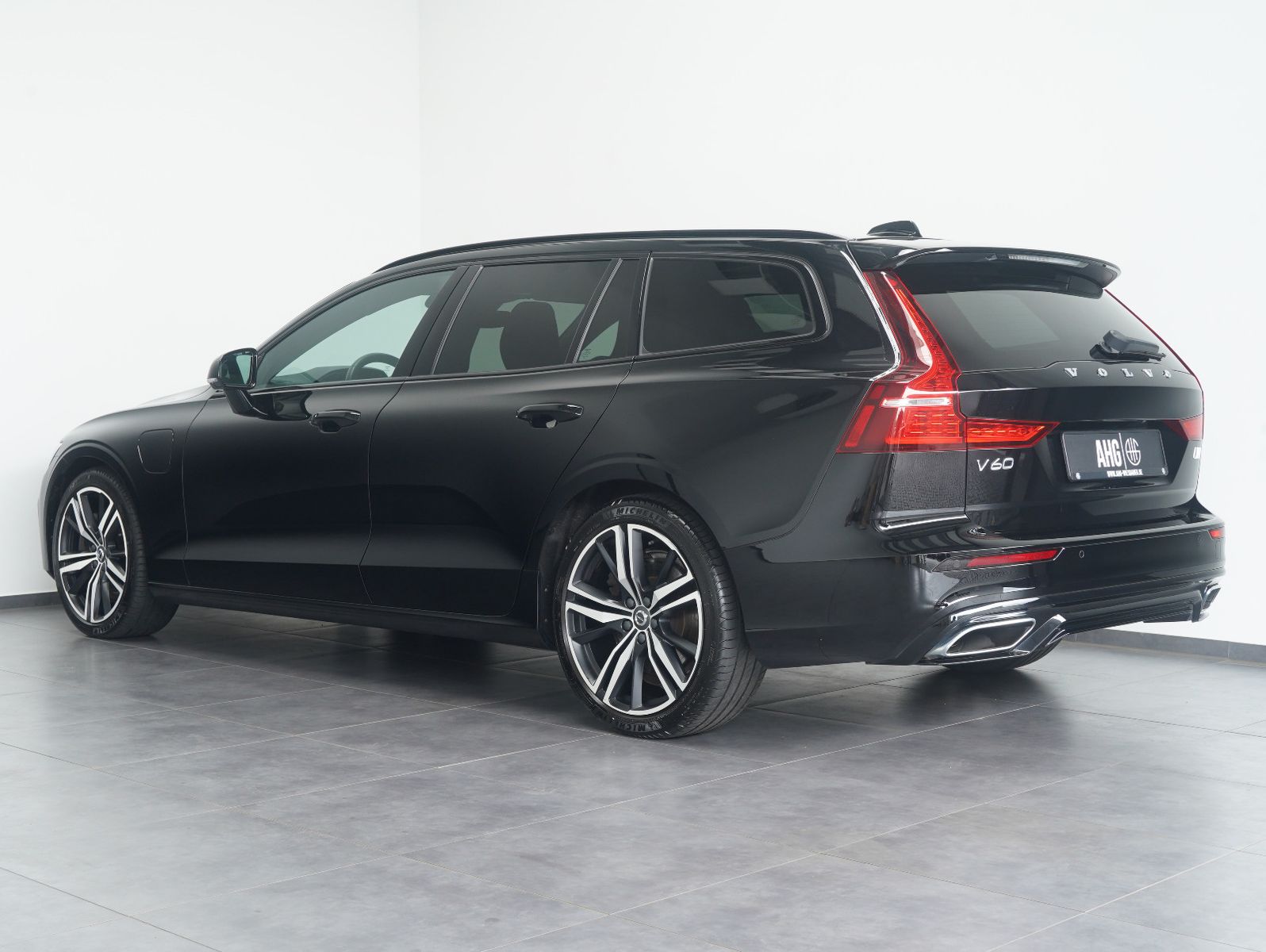 Fahrzeugabbildung Volvo V60 T6 AWD Recharge Plug-In R Design ACC/4C/AHK