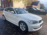 BMW 116 Baureihe 1 Lim. 116i - BMW 116: Weiß, 116i