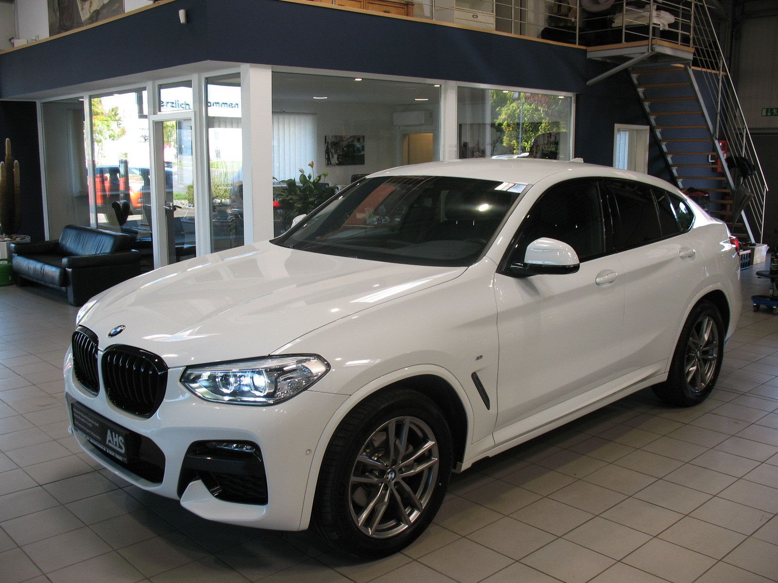 BMW X4 xDrive20i Aut. M Sport LED LEDER AHK foto 1