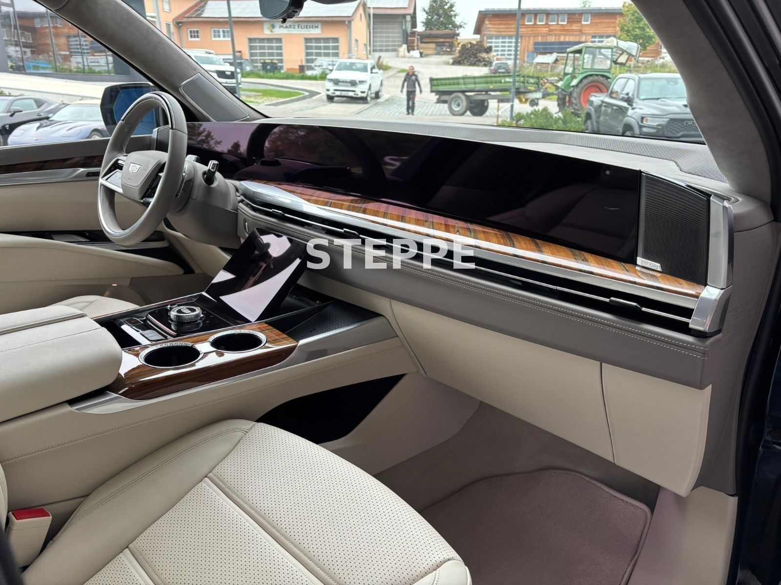 Cadillac Escalade FACELIFT MY26 6.2 V8 Sport Platinum 24"