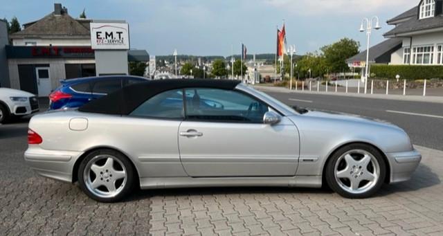 Mercedes-Benz CLK 320