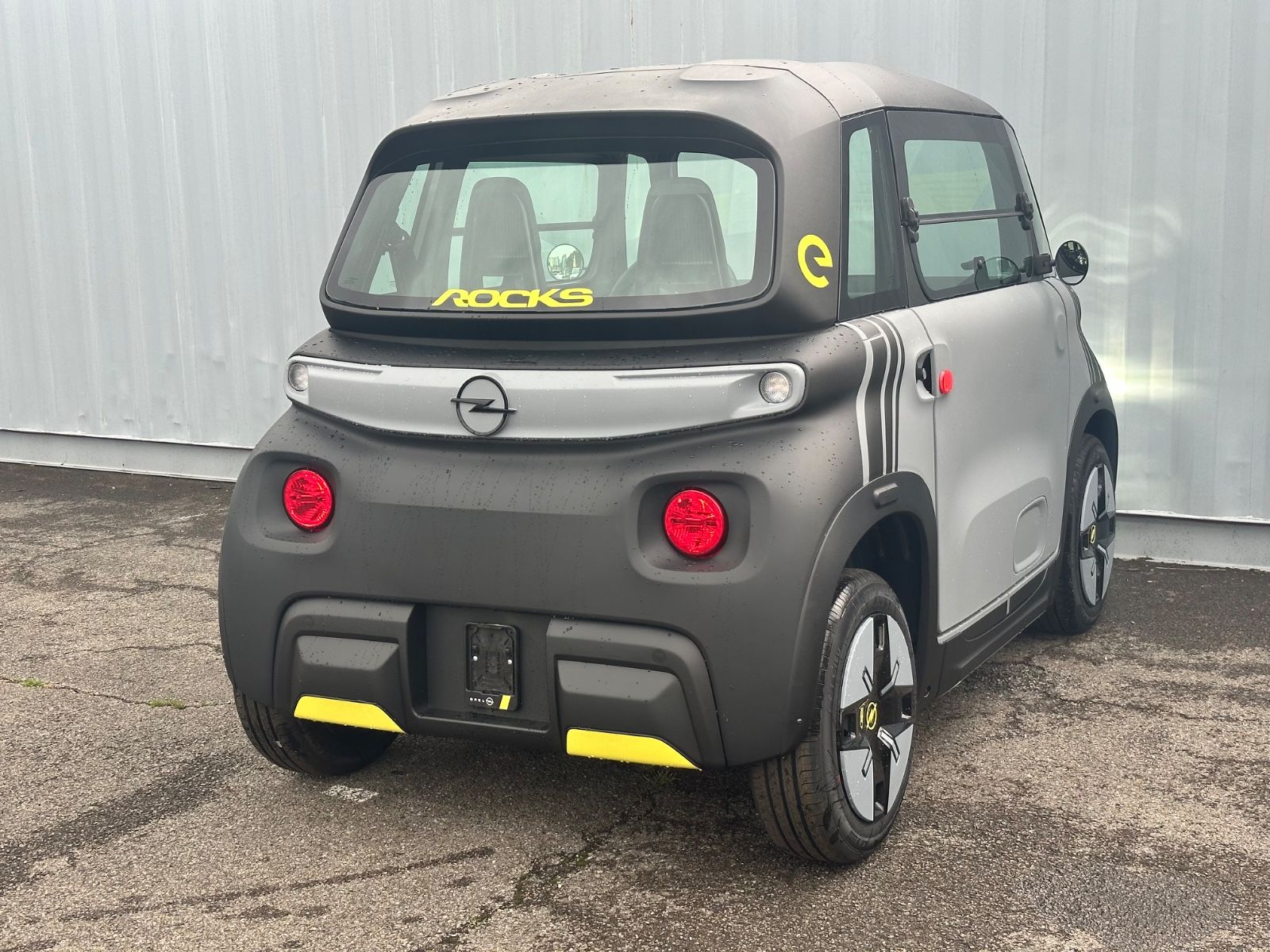 Fahrzeugabbildung Opel Rocks-e Tekno