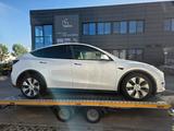 Tesla Model Y Long Range Dual AWD *Panorama*Tempomat* - Tesla Unfallwagen