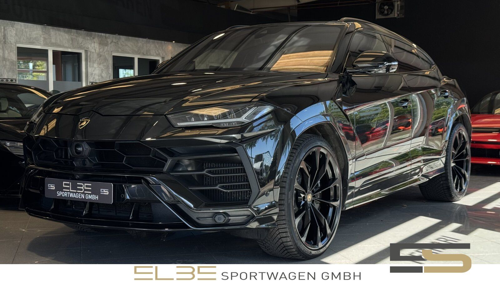 LAMBORGHINI Urus