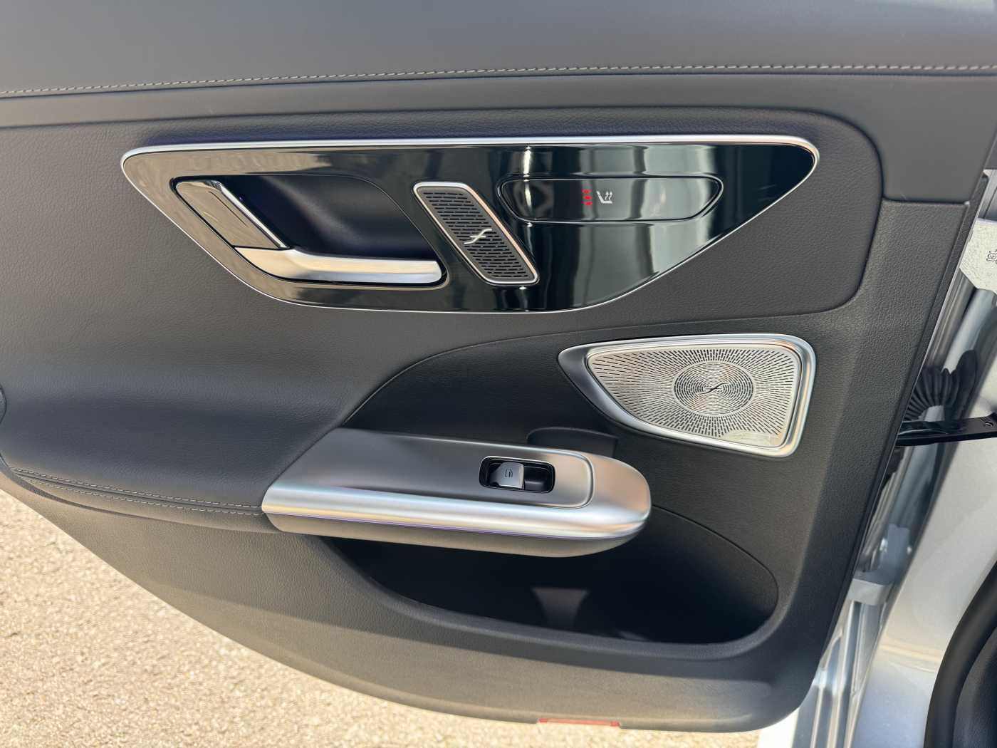 Fahrzeugabbildung Mercedes-Benz C 300de AMG+Pano+Burm+HUD+360+Digital+VOLL