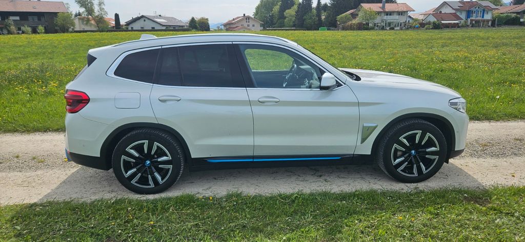 Angebot ansehen BMW iX3