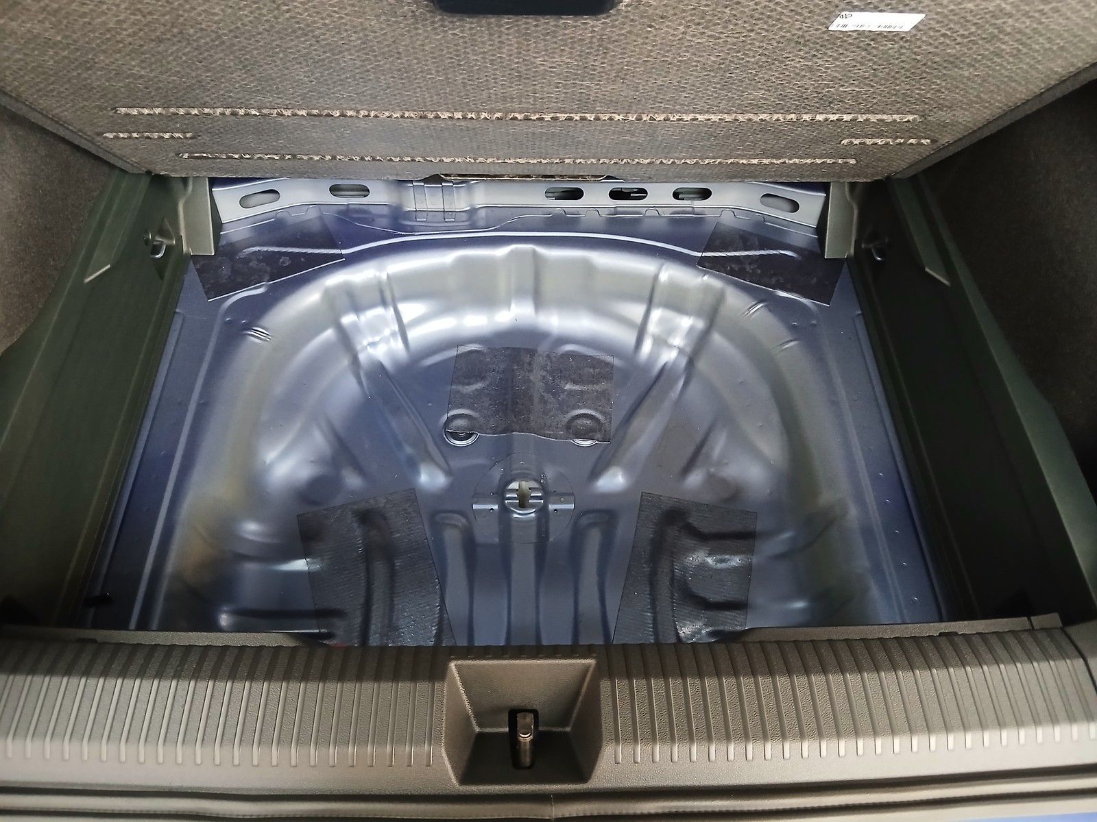 Fahrzeugabbildung Volkswagen T-Roc Life 1.5 eTSI DSG + ACC +LED+Navi +Keyless