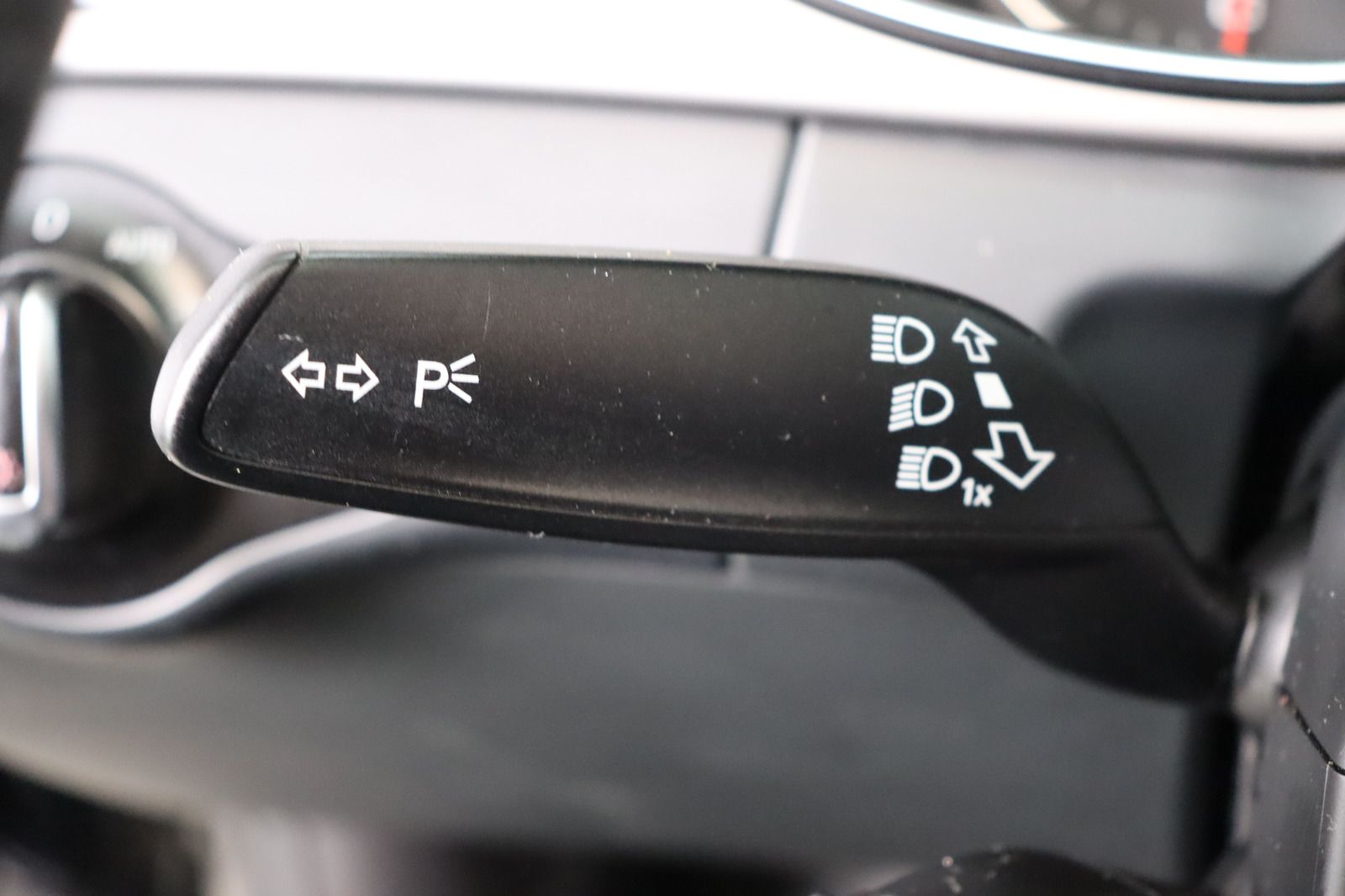 Fahrzeugabbildung Audi A4 3.0 TDI S tronic * Xenon * Navi * el. Sitze