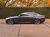 BMW M550d xDrive A - FROZEN ARCTIC GREY METALLIC - mit Diesel-Antrieb: Limousine, Metallic