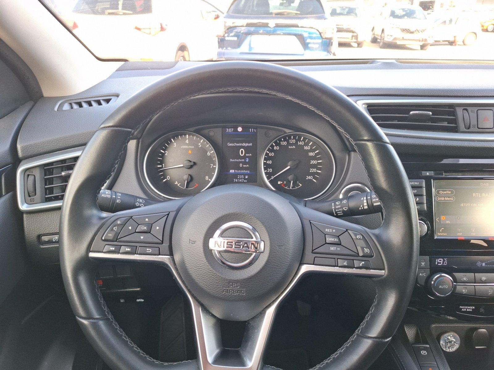 Nissan Qashqai 1.3 DIG-T N-Connecta NAVI AROUND-VIEW 17