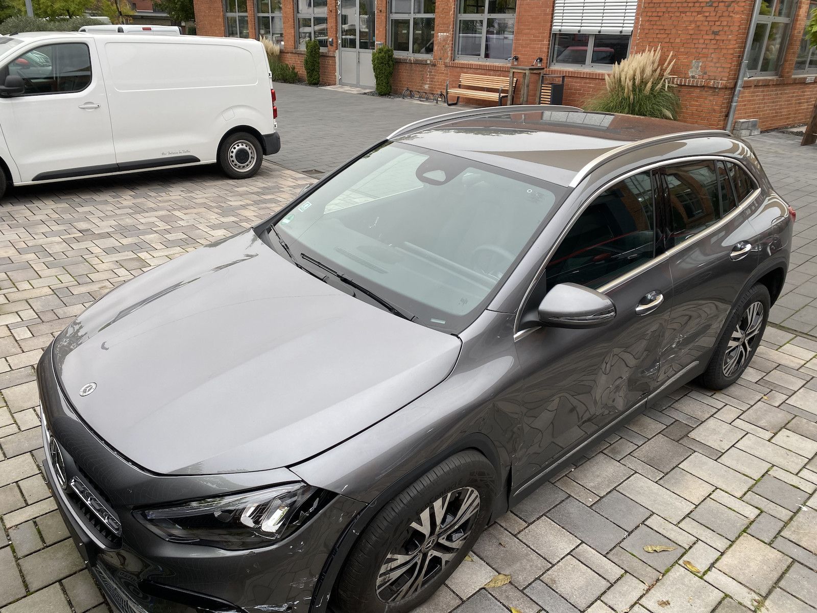 Fahrzeugabbildung Mercedes-Benz GLA 250 4M Progressive Advanced+/