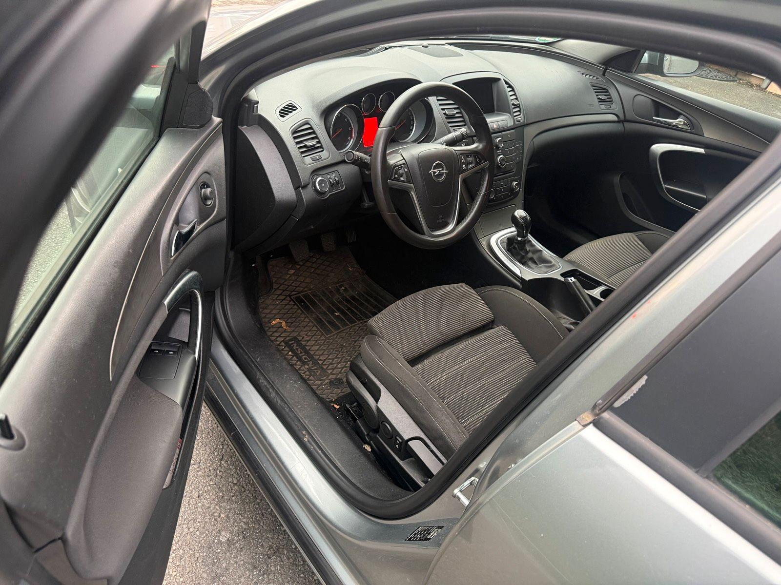 Opel Insignia 2012 — photo 9