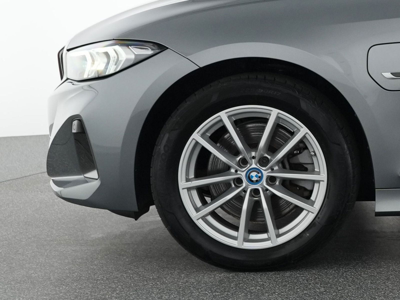 BMW 320e xDrive Navi|LED|SHZ|Live Cockpit Plus|AHK foto 13