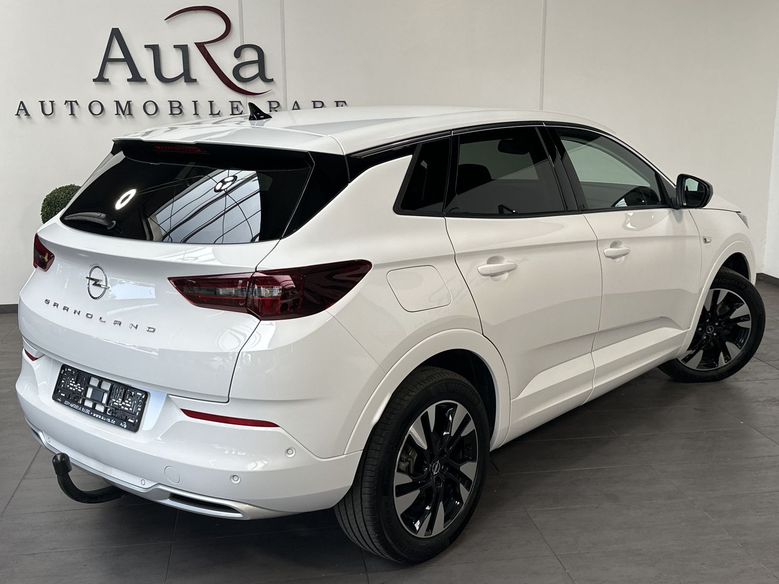 Fahrzeugabbildung Opel Grandland (X) 1.5 D Elegance NAV+MATRIX+ACC+AHK