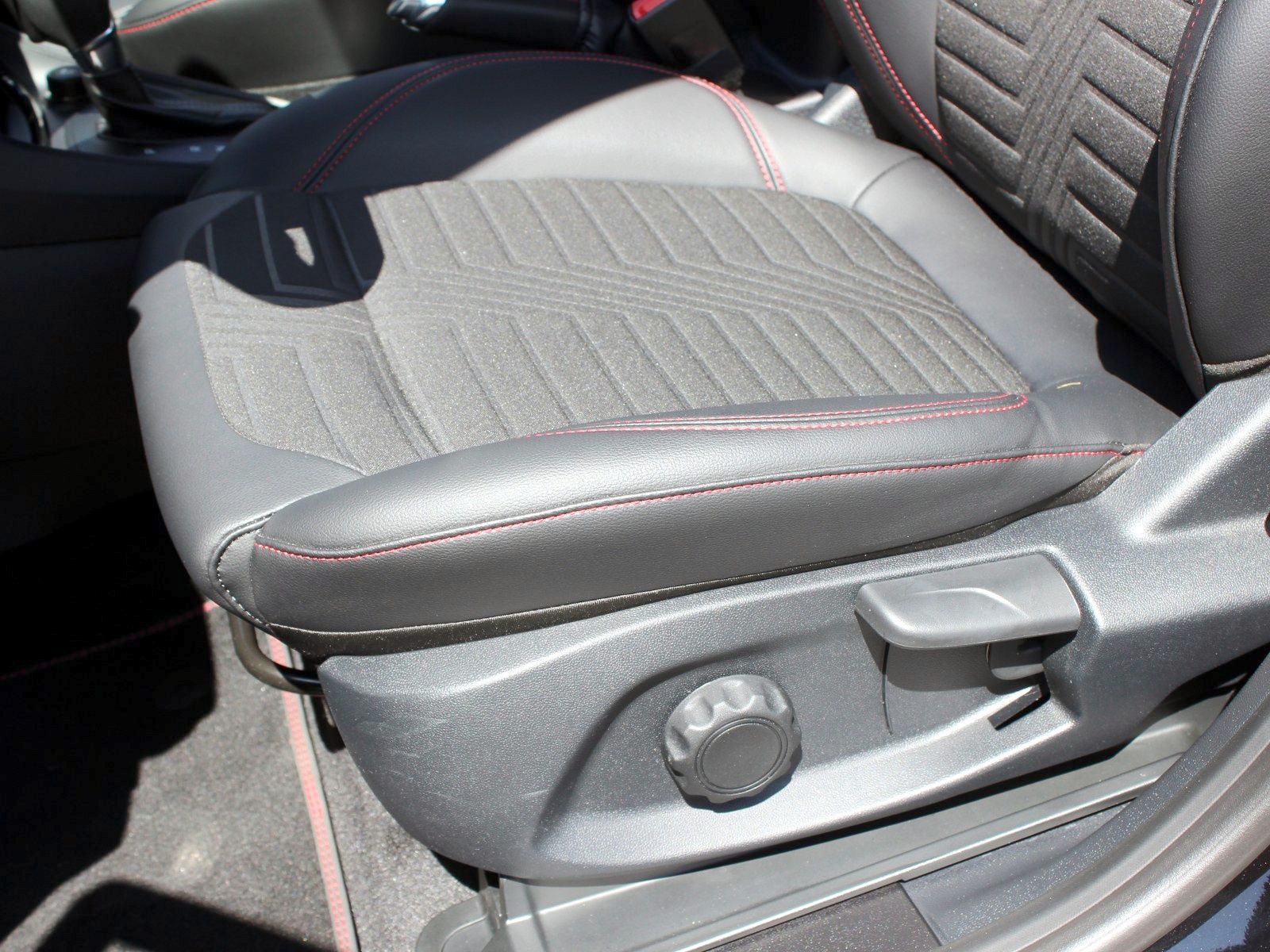 Fahrzeugabbildung Ford Puma ST-Line X 1,0 EcoBoost Mild Hybrid