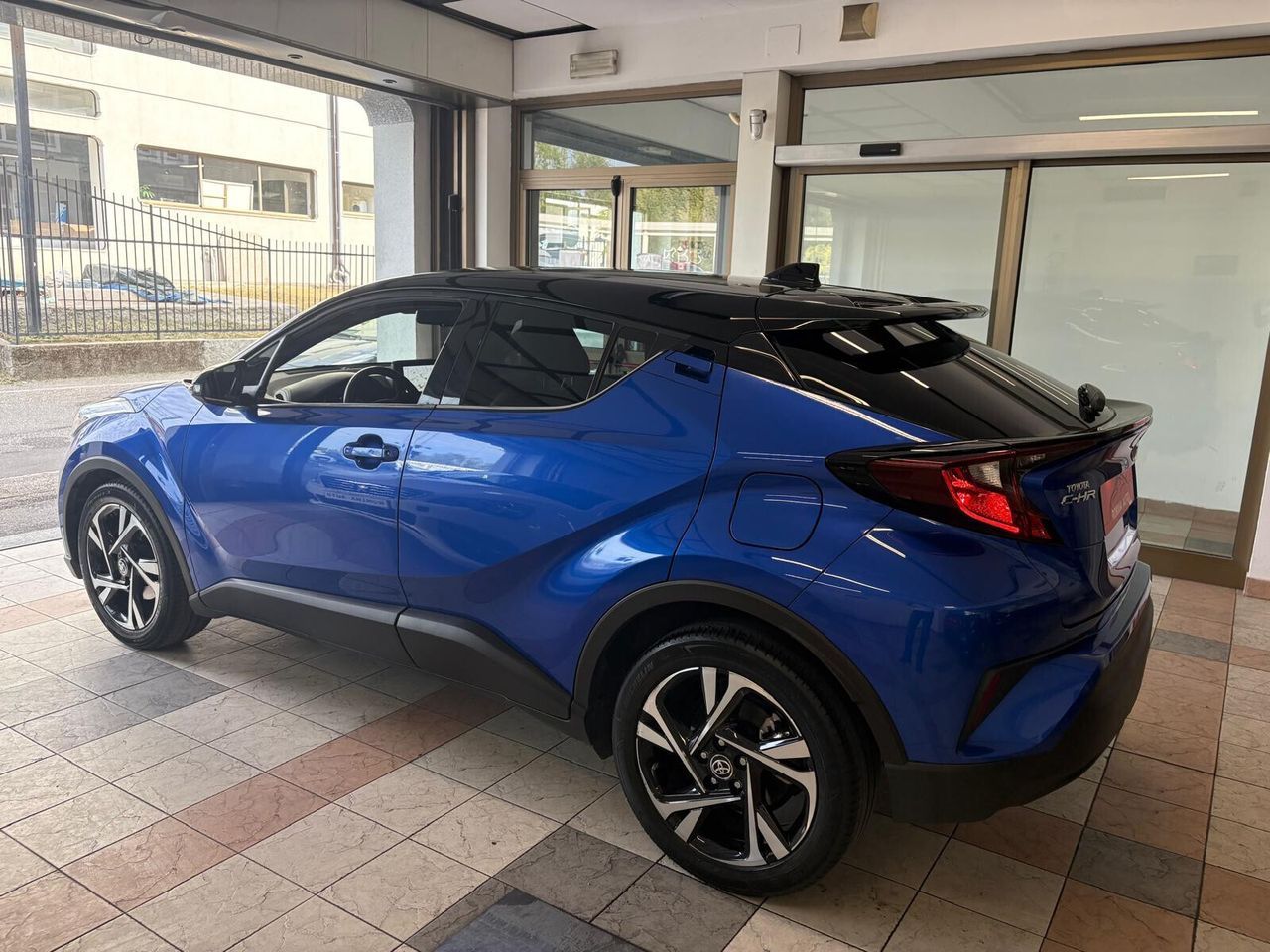 Toyota C-HR 1.8 Hybrid E-CVT Trend imagem 3