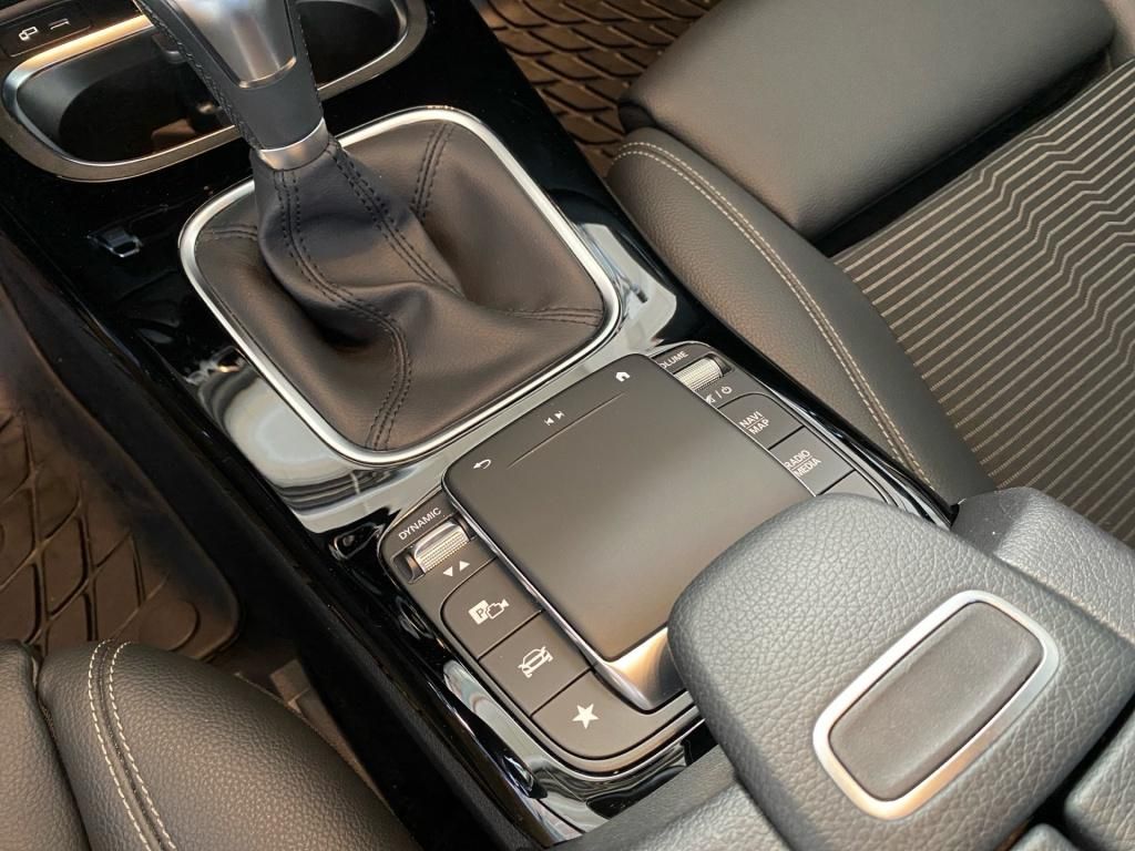 Fahrzeugabbildung Mercedes-Benz CLA 180 Coupé Progressive+MBUX+LED+Parkpilot+SH