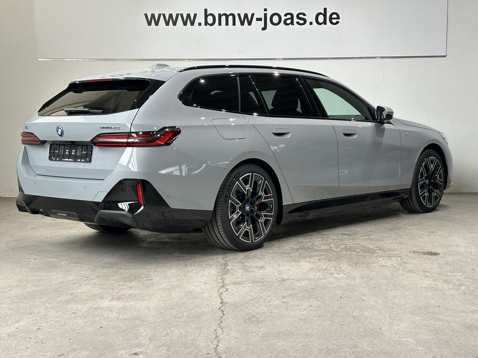 Fahrzeugabbildung BMW i5 eDrive40 M Sportpaket Pro, Aktive Sitzbelüftu