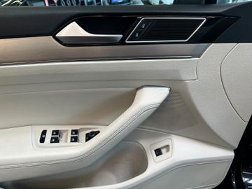 MYAUTOCENTER – Gebraucht- und Jahreswagen mit Werkstattservice in Pfaffenhofen Volkswagen Passat Highline *4Motion*Massage*AHK*LED*Keyless