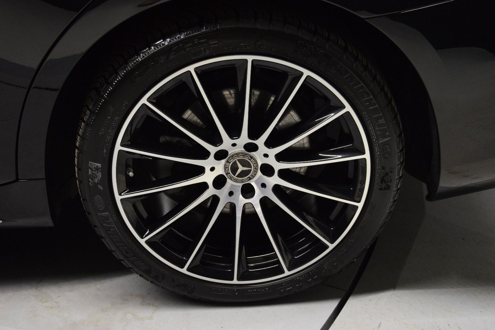 Fahrzeugabbildung Mercedes-Benz S 400 d 4Matic Lang AMG Pano TV Burmester HeadUp